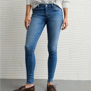 American Eagle outfitters jeggings next level stretch blue jeans.